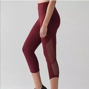 Lululemon maroon detailed mesh crop